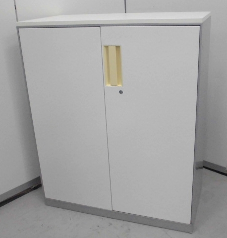 【両開き書庫】　コクヨ(KOKUYO)　【ユニフレックス(UFX)】　キャビネット　【観音開き】
                        ユニフレックス
                                    中古
            