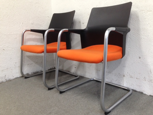 【スタッキングチェア祭りpart2】残り2脚でおとく｜コクヨ製のアガタが残り二脚のため特別価格です！｜
                        アガタシリーズ
                                    中古
            