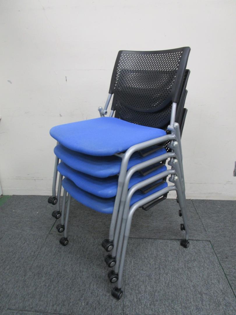 【オカムラ製プロスタックチェア 4脚セット】　重ねて収納出来るタイプ（スタッキングタイプ）
                        プロスタック
                                    中古
            