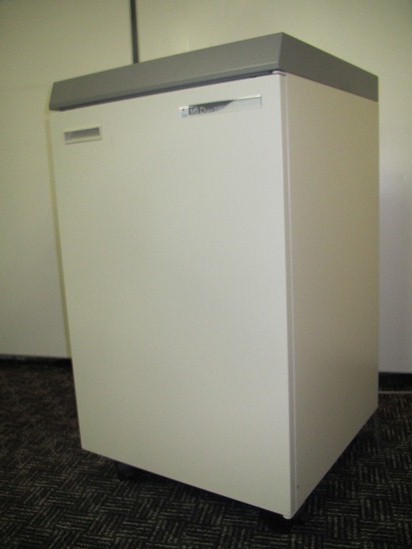 復元が難しく安全性の高いスパイラルカット機
                        
                                    中古
            