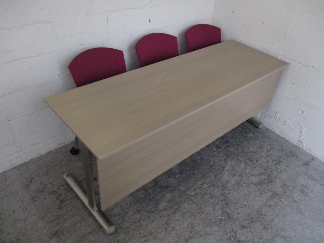 ～デザイン性抜群！会議セット～　コクヨ製商品で組み合わせてます！使いやすさ間違いなし！
                        
                                    中古
            