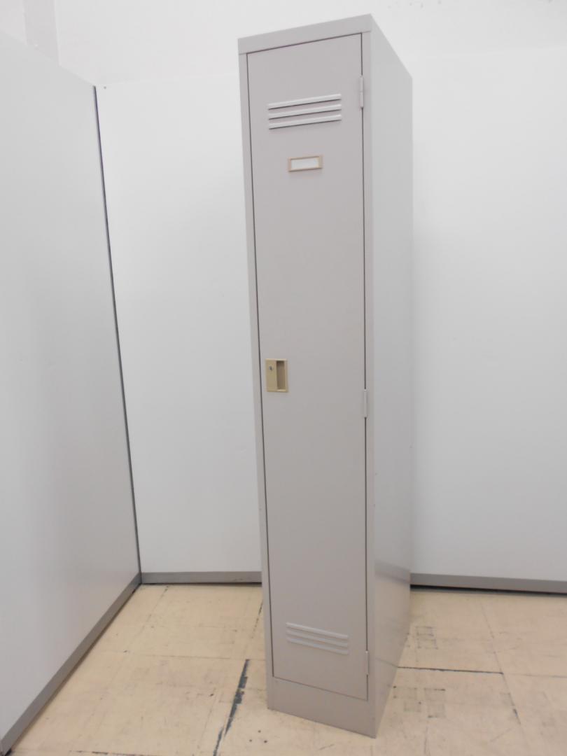 イトーキ製　1人用ロッカー　狭いスペースに丁度いいサイズ
                        
                                    中古
            