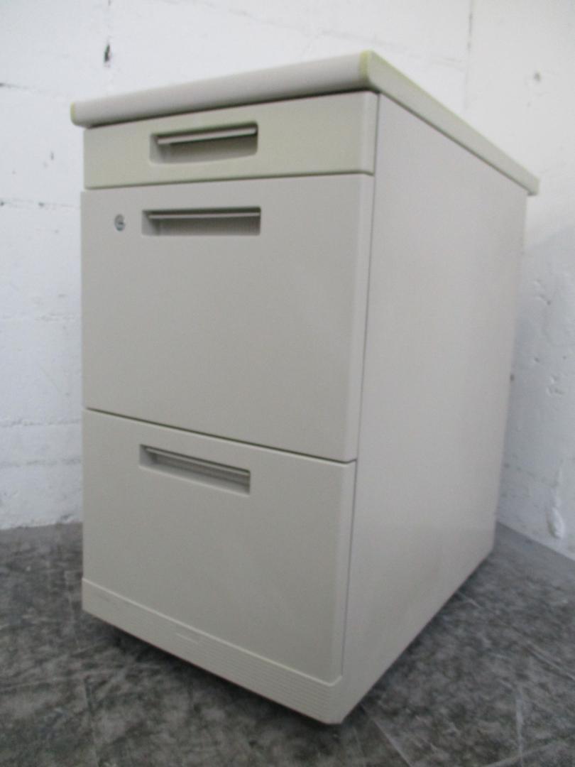 デスクスペースの拡張にオススメ！コクヨの3段脇机！
                        MX+
                                    中古
            