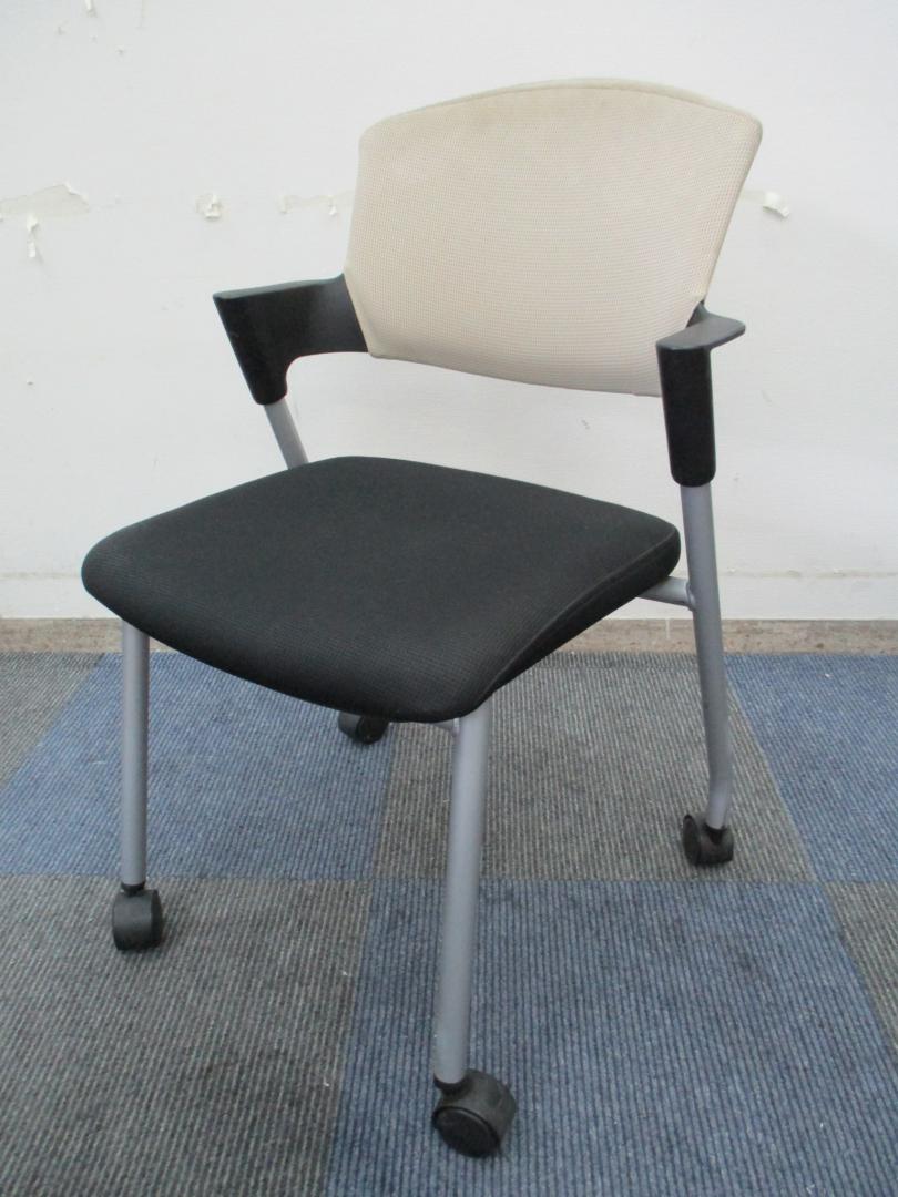 【超人気シリーズ!!】コクヨ製　PROTTY　プロッティチェア【ライトカーキー色】
                        プロッティ
                                    中古
            