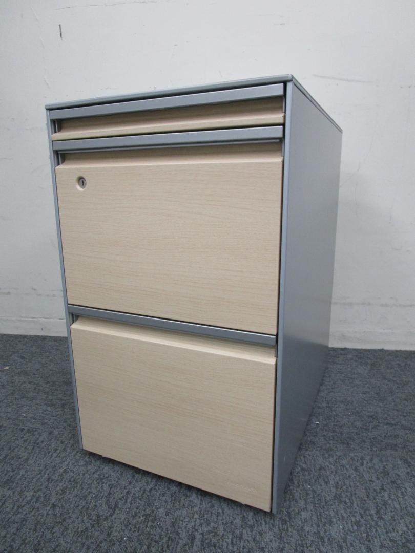 【オカムラ製プロステージクレスト　3段ワゴン】高級感溢れる3段ワゴン
                        プロステージ　クレスト
                                    中古
            