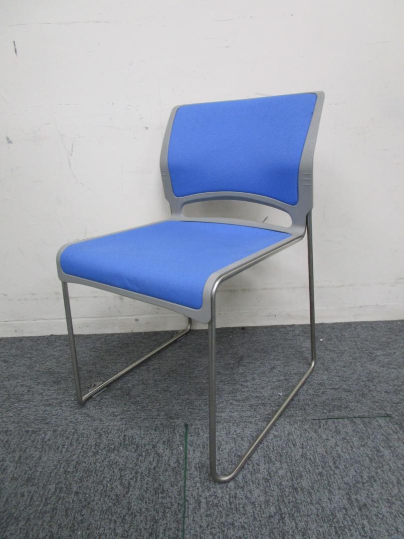 【オカムラ製　スタッキングチェア】重ねて収納出来るテーブル用チェア
                        
                                    中古
            