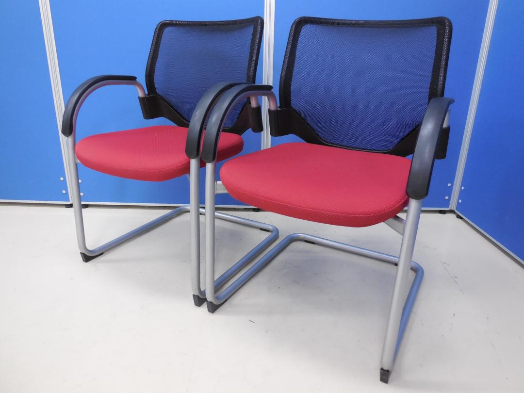 【セットで1000円お得！】岡村製作所製 ミーティングチェア エアリシリーズ■背面メッシュで涼しい！■秋を先取り赤色チェア！【状態良好！】
                        エアリ
                                    中古
            