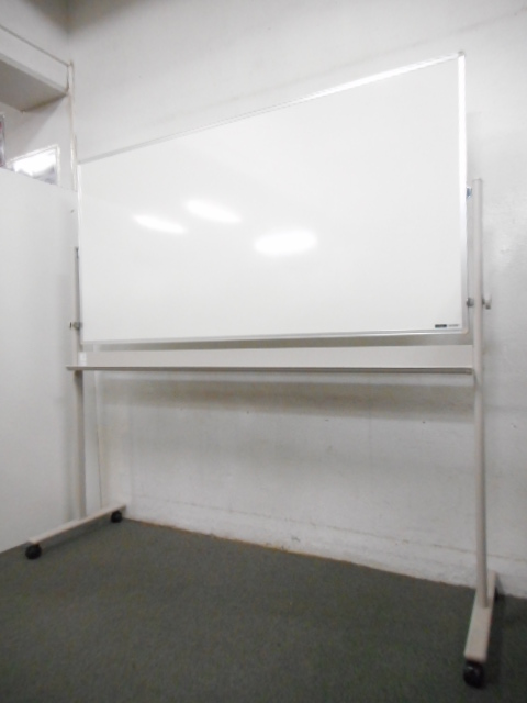 ■イトーキ製 脚付ホワイトボード　両面タイプ　■【ITOKI】オフィスボード　無地
                        
                                    中古
            