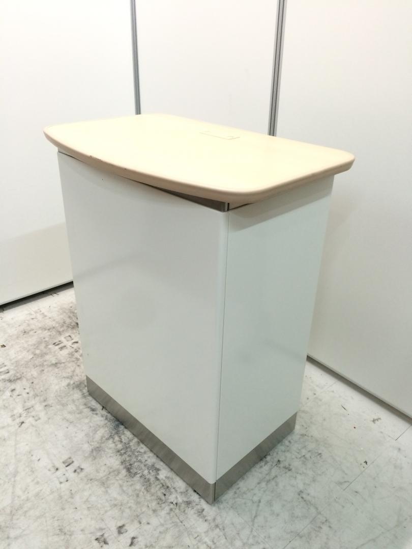 【1台入荷】天板がナチュラル天板　コード収納口あり
                        
                                    中古
            