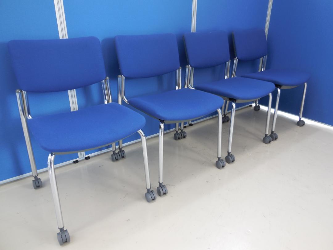 【セットで1000円お得！】ナイキ製 スタッキングチェア4脚セット キャスター付きでなので女性でも移動がラクですよ！【ミーティングチェア】 
                        
                                    中古
            