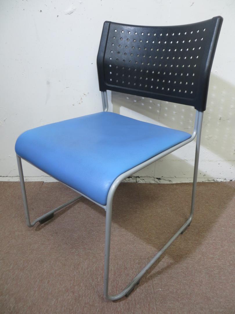 【ミーティングチェア用】定番のブルー【スタッキング】
                        
                                    中古
            