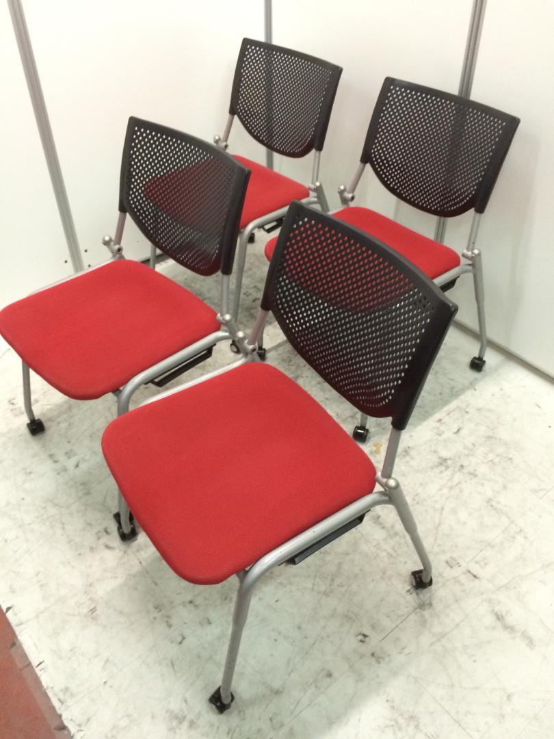 【3セット在庫有】明るいレッド色　会議室、休憩室にいかがでしょうか
                        プロスタック
                                    中古
            