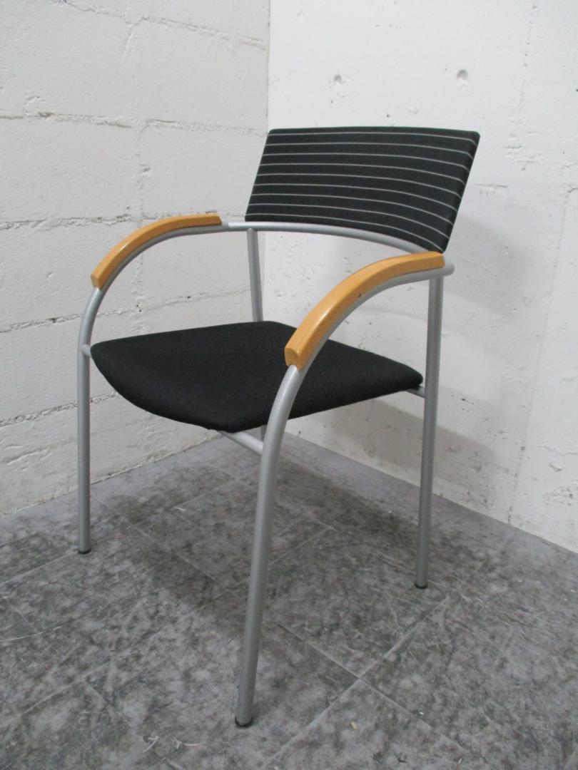 Wiesner-Hager製　デザイン性の高いスタッキングチェア
                        
                                    中古
            