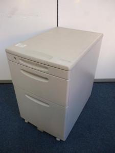 【オカムラ製】【三段ワゴン】在庫多数ございますので是非お問い合わせください！
                        
                                    中古
            