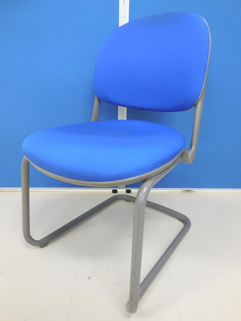 【お買い得商品！】岡村製作所製 スタッキングチェア トーションライン(TORSION)爽快感・清潔感のブルー【グッドデザイン賞受賞】
                        トーションライン
                                    中古
            