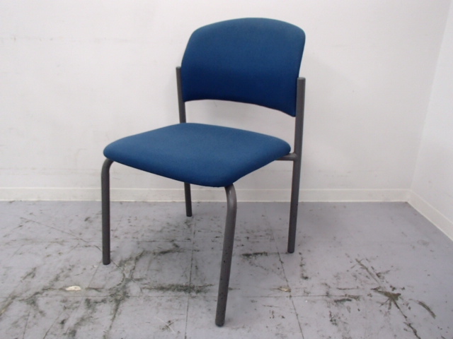 【在庫入替の為お安く！】｜内田洋行製｜スタッキングチェア｜爽快感のあるブルー！
                        
                                    中古
            