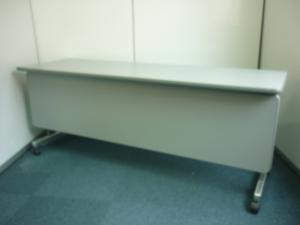 【イトーキ製】【サイドスタックテーブル】安心の国内メーカー製！■
                        
                                    中古
            