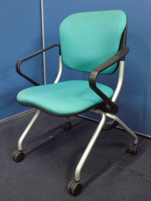 オカムラ｜ネスティングチェア｜トーションシリーズ｜肘付｜グリーン｜ミーティング用などに！
                        TORSION(トーション)
                                    中古
            