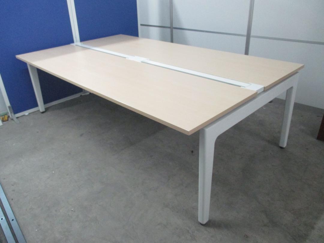 【状態良好】人気のフリーアドレス　LEVIST 幅2400mm　奥行1400mm　店舗に在庫しておりますのでお持ち帰りも可能！【中古オフィス家具　事務机】
                        レヴィスト　LEVIST
                                    中古
            