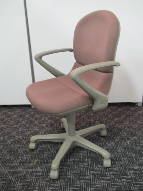 内田洋行の定番機種が入荷【ロット】
                        コア
                                    中古
            