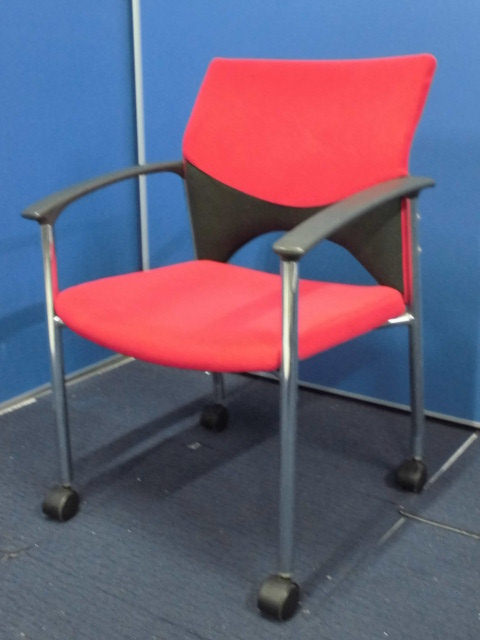 【ラスト2脚】ミーティングチェア｜キャスター付き｜レッド｜肌触り柔らか！
                        
                                    中古
            