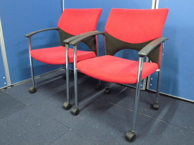 【セット商品】ミーティングチェア2脚セット｜キャスター付き｜レッド｜肌触り柔らか！
                        
                                    中古
            