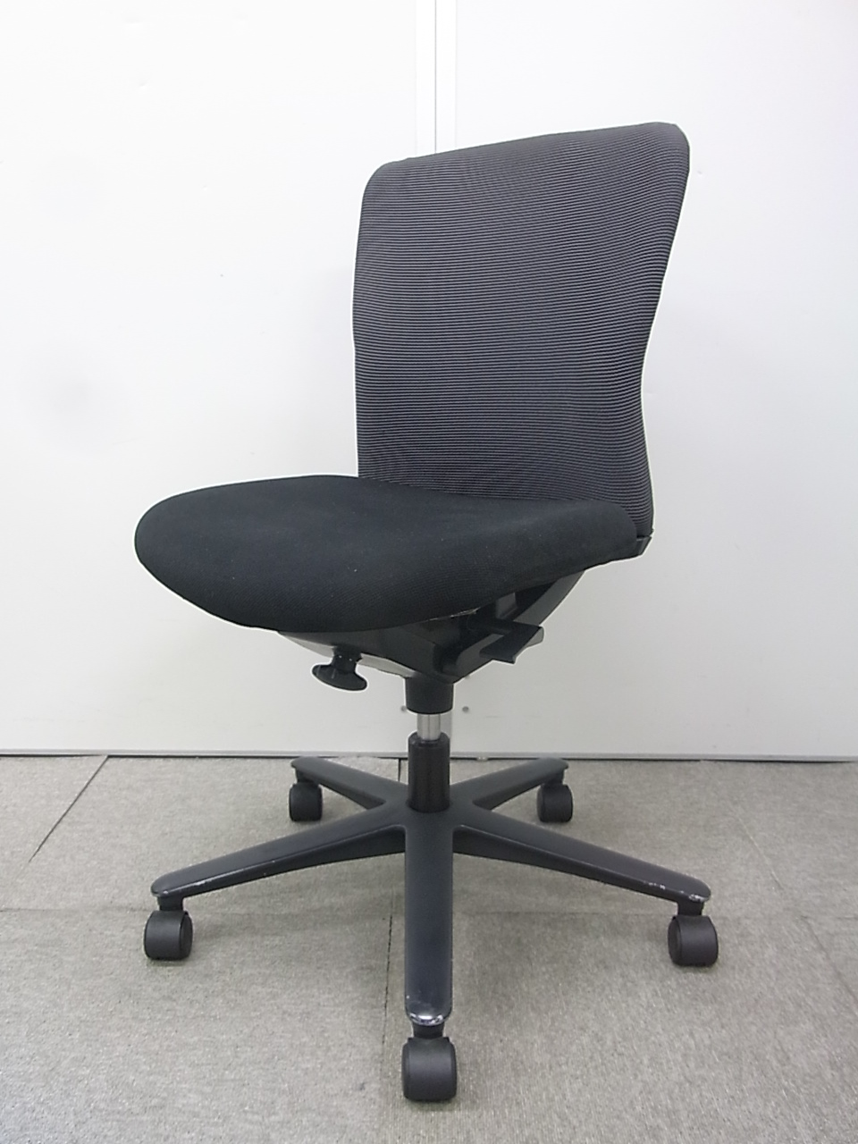 【1脚限定価格！】内田洋行製　ルディオ(Ludio)チェア オーソドックスな肘無チェアをお探しならこちらがオススメ！【おつとめ品】
                        ルディオ
                                    中古
            