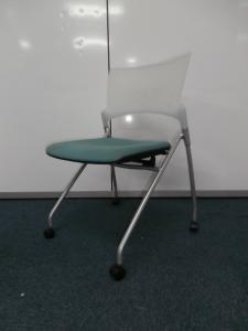 イトーキ製】【ネスティングチェア】在庫限りの淡いグリーンです！
                        
                                    中古
            