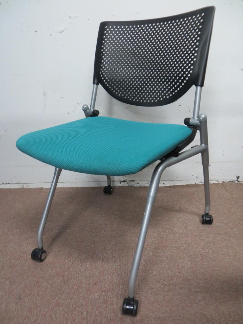 【1脚からお求め頂けます】オカムラ製　ネスティングチェア【省スペースに最適】
                        プロスタック
                                    中古
            