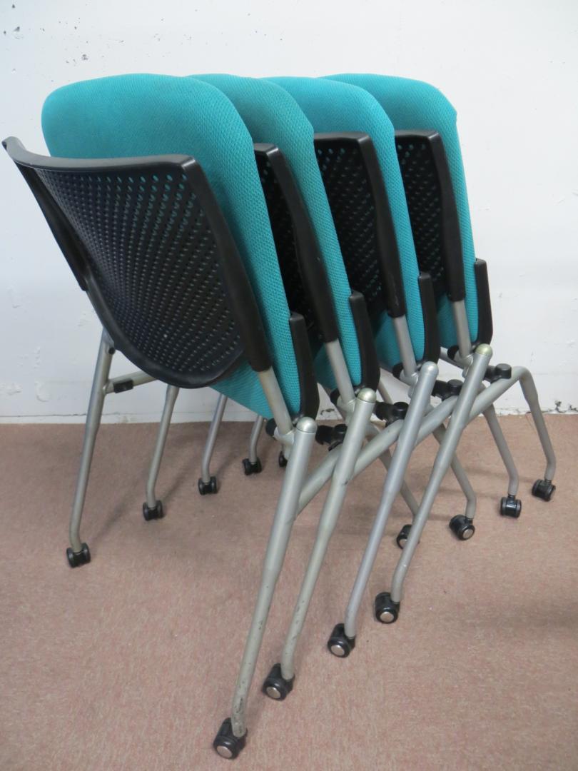 【4脚セット商品】オカムラ製　ネスティングチェア【省スペースに最適】
                        プロスタック
                                    中古
            