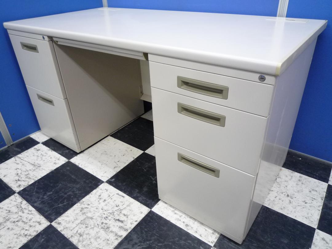 【ラスト１台！！】書類多い方に好評！■幅１４００ｍｍで広々使用可能■人気のニューグレー■カギ作製サービス有ります。
                        
                                    中古
            