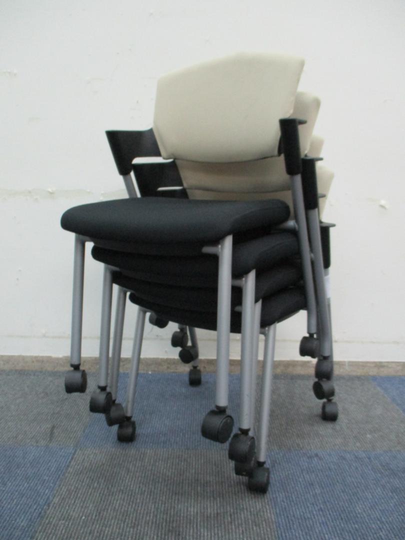 【通常￥20,000⇒￥18,000-に!!】【人気商品】コクヨ製　Protty　プロッティチェア【ライトカーキー色】【セット商品】
                        プロッティ
                                    中古
            