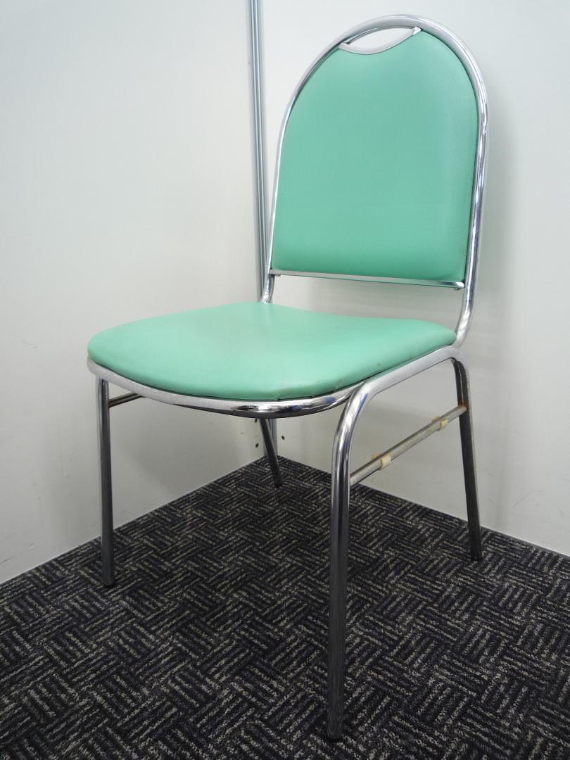 【６脚揃います！】ローコストでお探しの方■丸みを帯びたデザインがグッド■落ち着いた雰囲気を醸し出すグリーン
                        
                                    中古
            