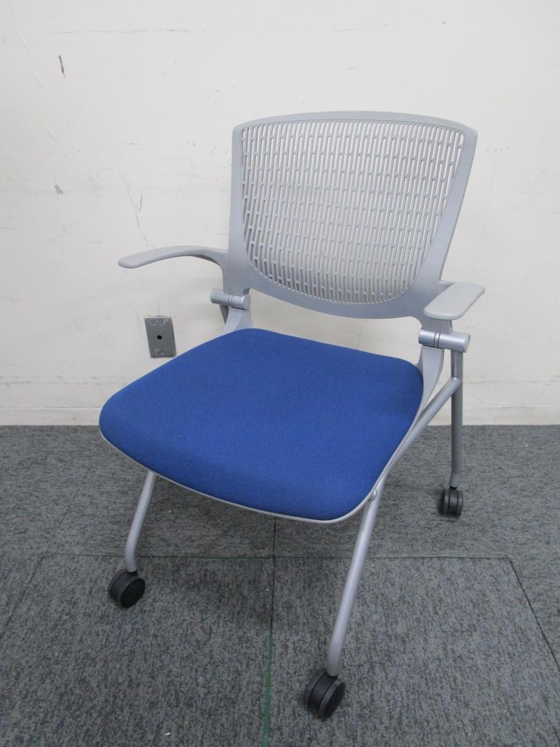 【ミーティング用に最適】【収納もコンパクトに！】オカムラ ネスティングチェア｜グラータシリーズ｜8142JA
                        グラータ
                                    中古
            