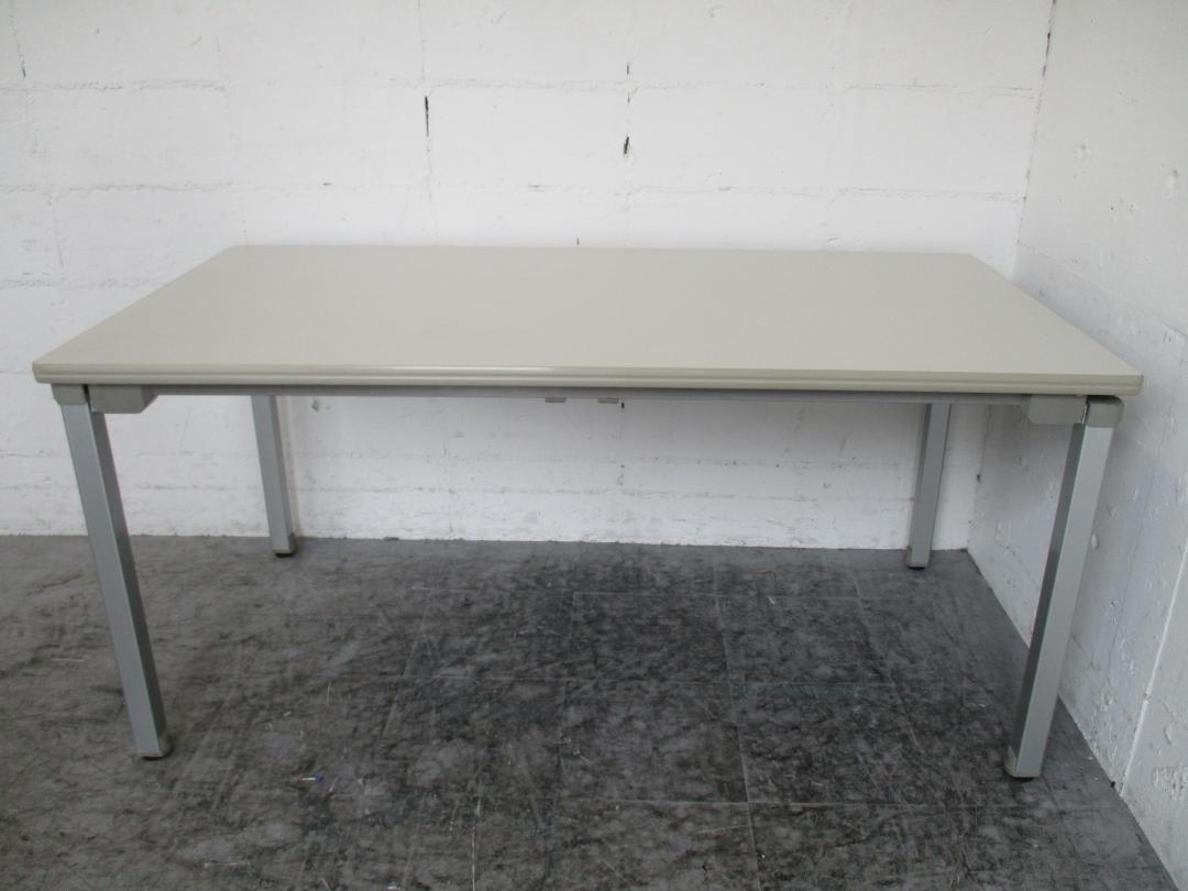 ～使用時以外折りたたみ可能～　折りたたみ会議テーブル　コクヨ製
                        160シリーズ
                                    中古
            