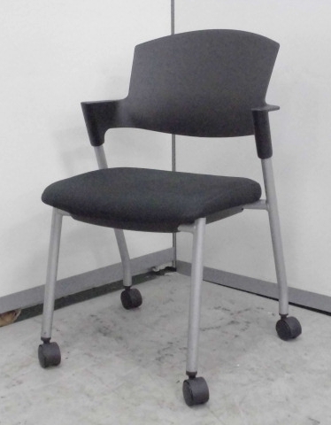 【スタッキングチェア】コクヨ(KOKUYO)　【プロッティ(Protty)】　肘付　【会議椅子】　キャスター付
                        プロッティ
                                    中古
            