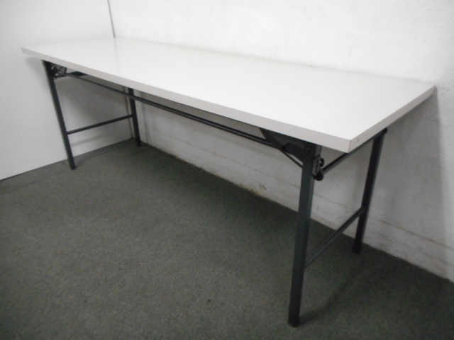 ■コクヨ　折りたたみ会議テーブル　棚付　■W1800×D600　■ニューグレー
                        KT30シリーズ
                                    中古
            