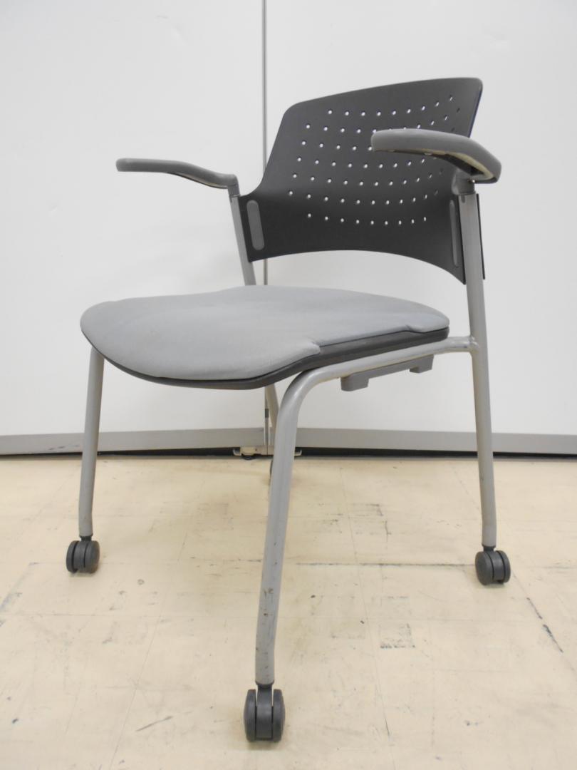 商談ルームにおススメ！キャスター＆肘付でおしゃれなチェア！
                        HG
                                    中古
            