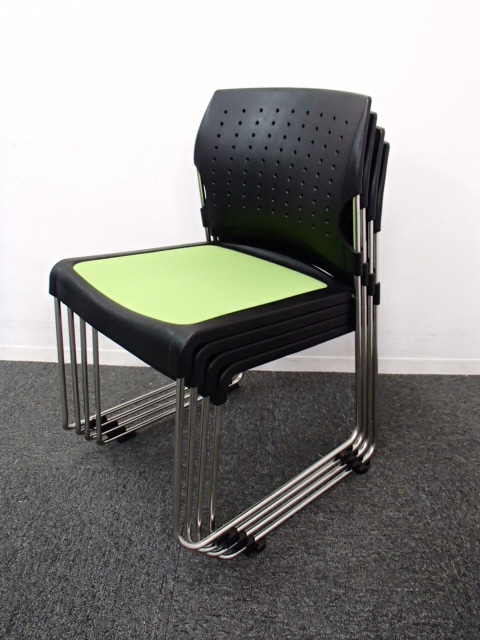 スタッキングチェア｜コクヨ製・プレド｜４脚セットです！｜明るいグリーン色！
                        プレド
                                    中古
            