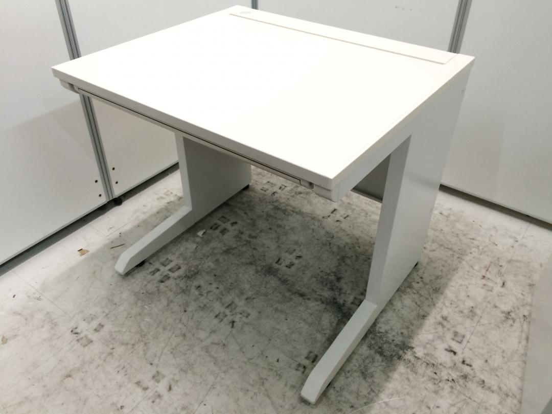 【揃いで20台入荷!!】【美品（A+ランク）】【人気のホワイト】平机　パソコンデスクとしてもご利用いただけます。
                        
                                    中古
            