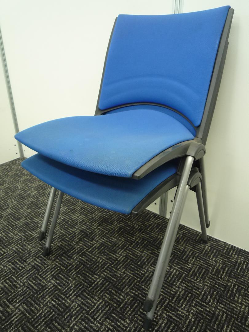 【期間限定お値引き！】セットでお得！■ちょっとした会議や休憩室用に■若干の使用感があるため特別価格！
                        
                                    中古
            