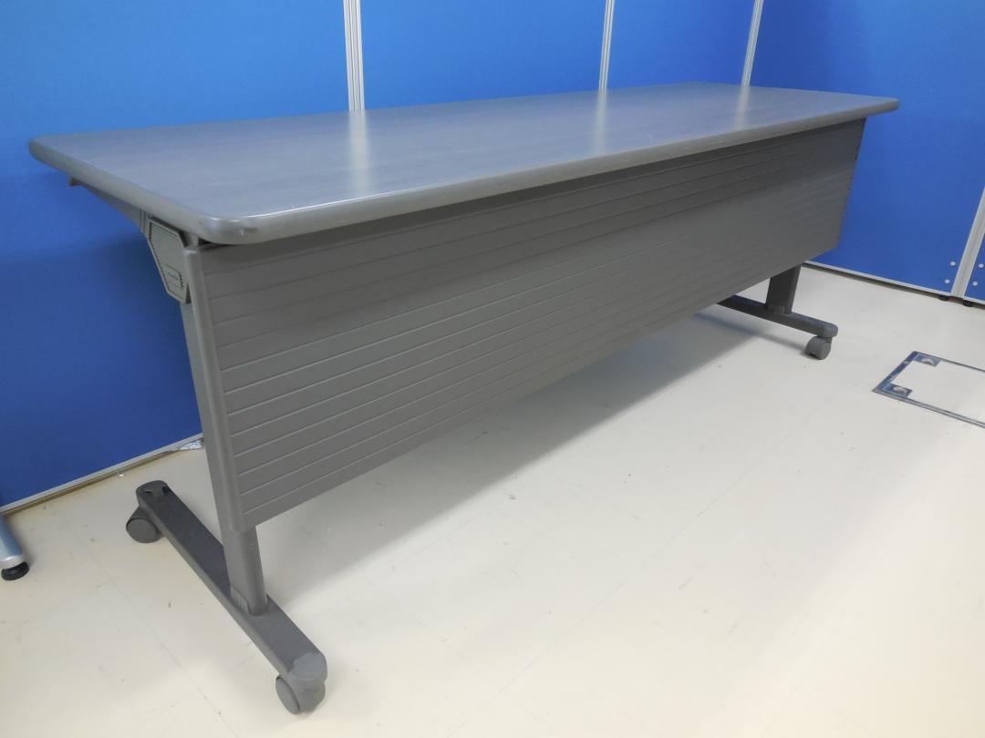 【2台入荷！】内田洋行製 サイドスタックテーブル 人気のＷ1800■会議室～作業台としてもお使い頂けます！キャスターロック付き！【おつとめ品】
                        
                                    中古
            