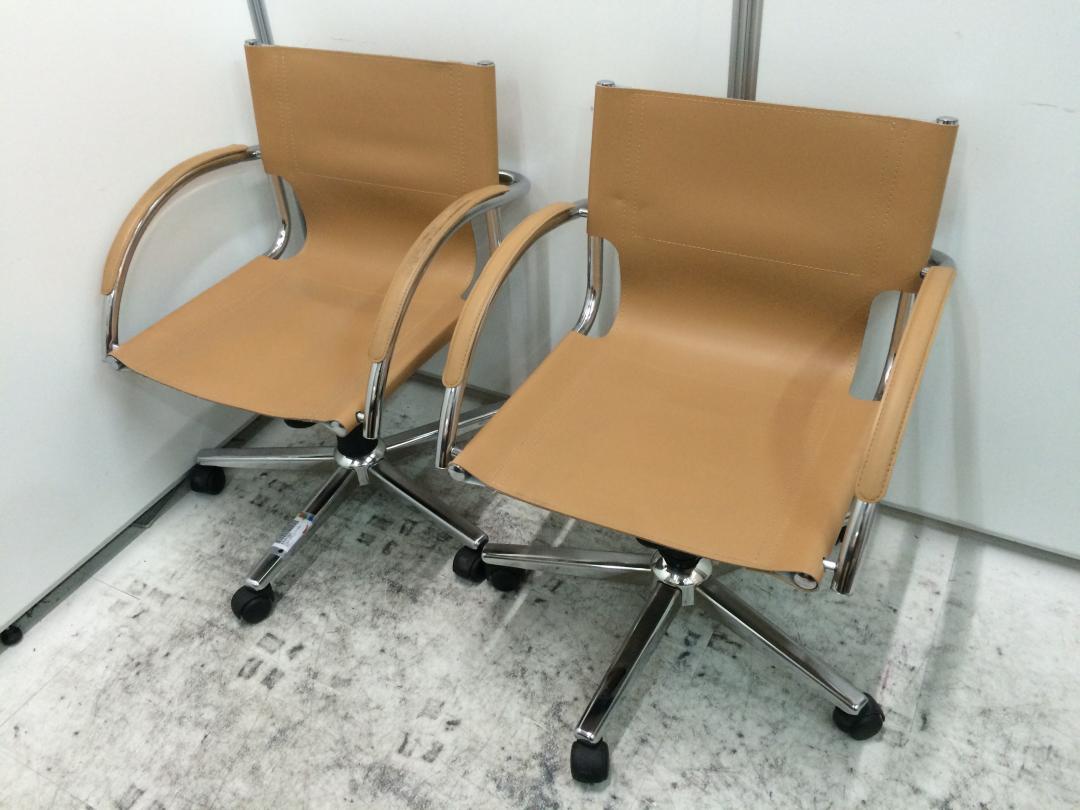 【セット商品】お洒落なミーティングチェア2脚セット
                        
                                    中古
            