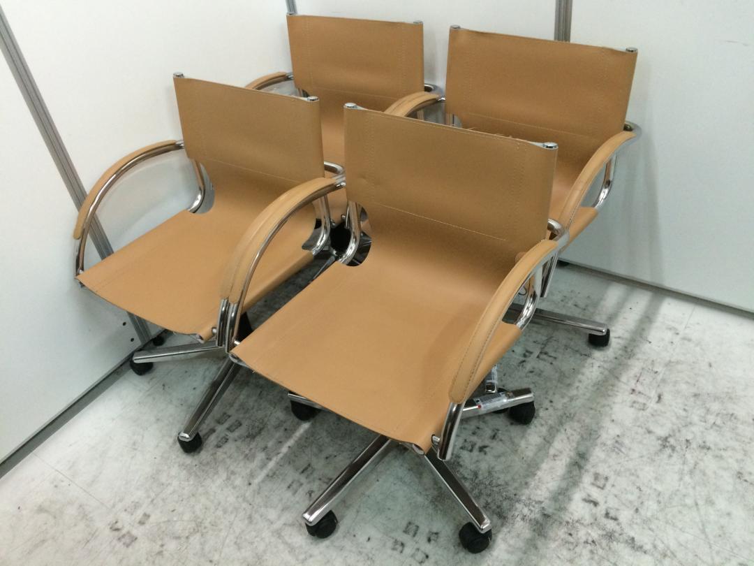 【セット商品】4脚セットお洒落なミーティングチェア
                        
                                    中古
            