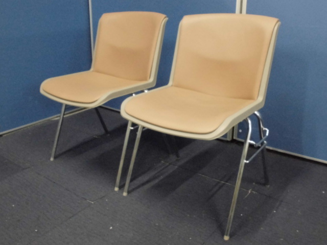 【50％OFF 在庫処分一】コクヨ｜スタッキングチェア2脚セット｜ビニールレザー製【セット商品】
                        
                                    中古
            