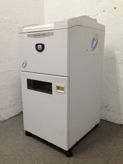 【緊急値下げ！　\200,000→\160,000】【高機能シュレッダー＆あのゼロックス製】最大投入枚数：65枚｜ただし、容量：45L｜
                        
                                    中古
            