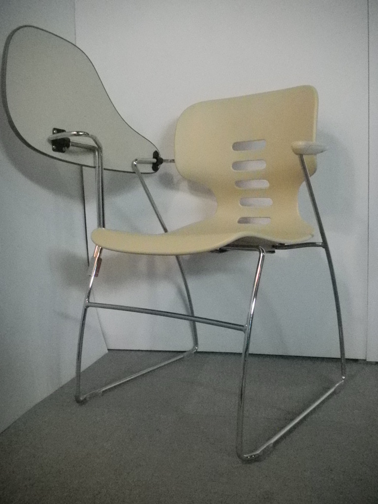 【レア商品】テーブル付ミーティングチェア　（東大阪倉庫在庫）
                        
                                    中古
            