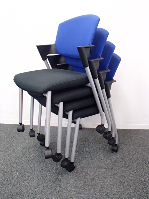 コクヨ製、プロッティ｜４脚セット商品になります｜キャスター付き！
                        プロッティ
                                    中古
            