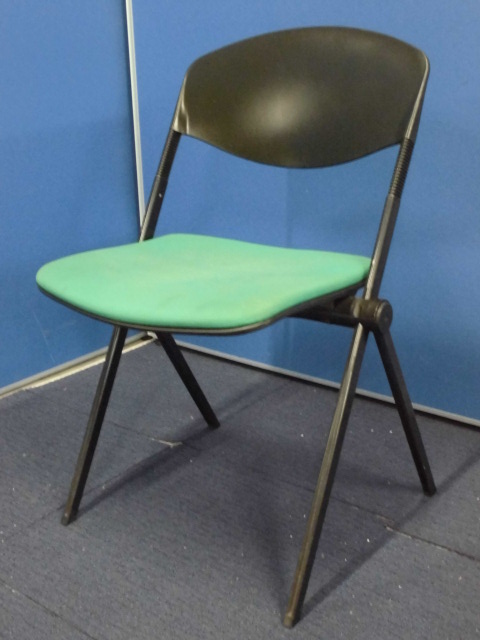 【デザイナーズ家具】vitra製｜スタッキングチェア｜グリーン×ブラック｜ミーティング用などに！【ロット】
                        
                                    中古
            
