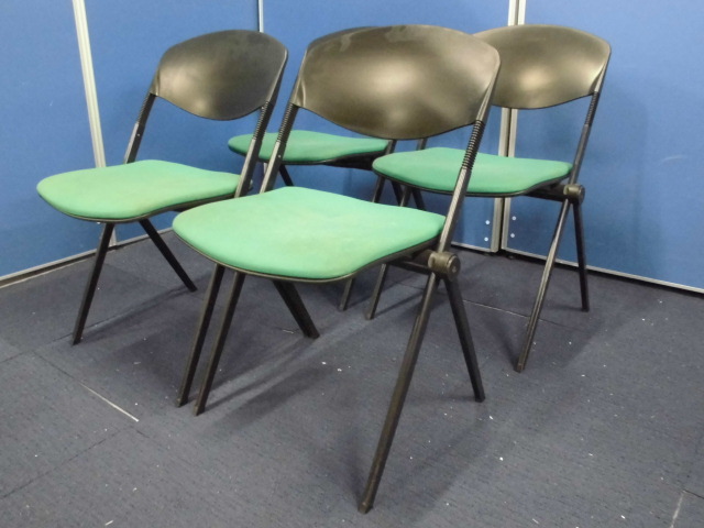 【デザイナーズ家具】vitra製｜スタッキングチェア4脚セット｜グリーン×ブラック｜ミーティング用などに！【セット商品】
                        
                                    中古
            